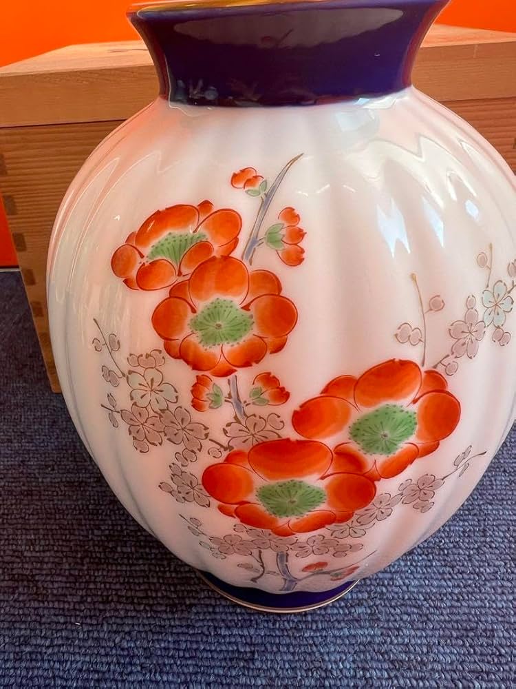 1097 深川製磁　芙蓉鉄仙花　花瓶　金彩　未使用 Amazon.co.jp: 1097 深川製磁 芙蓉鉄仙花 花瓶 金彩 : ホーム